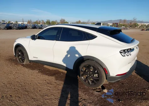 2024 Ford Mustang Mach-E Select z USA, uszkodzony, nr VIN 3FMTK1SU4RMA36714